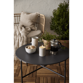 LED Bloklys Flamme Soft 13cm Beige Fra Star Trading - Lyset er en smuk dekoration, b&aring;de alene og i en gruppe med andre lys fra Flamme-serien, og kan bruges b&aring;de indend&oslash;rs og udend&oslash;rs.