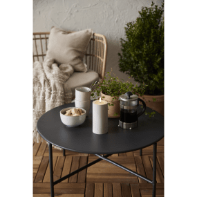 LED Bloklys Flamme Soft 18cm Beige Fra Star Trading - Lyset er en smuk dekoration, b&aring;de alene og i en gruppe med andre lys fra Flamme-serien, og kan bruges b&aring;de indend&oslash;rs og udend&oslash;rs.