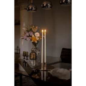 LED Antiklys Flamme Metal 40cm Guld Fra Star Trading - 2-pak antikke plastiklys med en guldskimrende overflade og en h&oslash;jde p&aring; 39 cm.