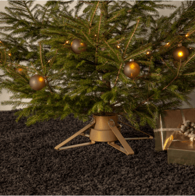 Juletræsfod Granig Guld Fra Star Trading - Til graner med en bunddiameter mellem 3,5-8,5 cm og en h&oslash;jde p&aring; op til 260 cm.