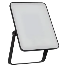 Floodlight Essential 20W Sort Fra Osram - Ideel til indk&oslash;rsler, facader, garager og andre overflader, hvor der er behov for sikker og p&aring;lidelig belysning.
