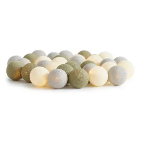 Irislights Garden 20-lights Flerfarvet Fra Irislights - Lysk&aelig;den Garden fra svenske Irislights er en stemningsfuld k&aelig;de, der med sit design skaber et varmt og hyggeligt lys i rummet.