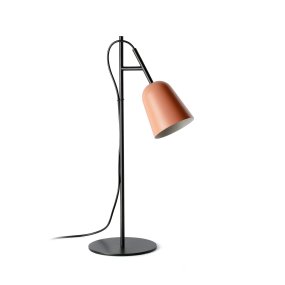 Studio 55cm Lyserød skrivebordslampe Fra Faro Barcelona - Studio er en elegant bordlampe designet af Nahtrang - inspireret af ikonisk design fra 1950'erne, fortolket med moderne enkelhed.