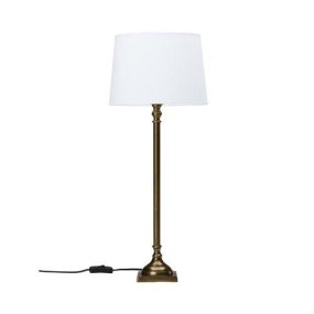 Margot 63cm Antik messing bordlampe Fra PR Home - Går sammen med Sofia Lampeskærm i hvid, hvilket gør lampen velegnet til flere forskellige stilarter og til forskellige rum i hjemmet.