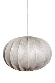 Moon Skærm Ekskl. Ophæng Ø78 Off-white loftslampe Fra Alde & Lind - Moon er en moderne lampeskærm i en klassisk, opdateret form, lavet af gråt stof, der giver et varierende udseende, uanset om den er tændt eller slukket.