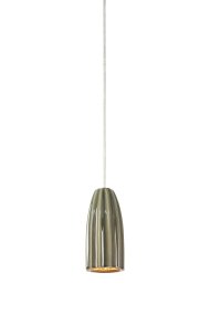 Clay Ø8 Grøn vindueslampe Fra Markslöjd - Clay passer perfekt i vinduet, hvor den spreder et behageligt lys og bliver et flot blikfang b&aring;de t&aelig;ndt og slukket.