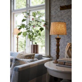 Lodge 60cm Gul bordlampe Fra PR Home - Lodge bordlampe har en klassisk stil med storsl&aring;ede former.