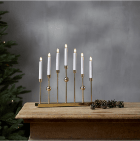 Gustavo Messing Fra Star Trading - Stilfuld metallysestage med messingfinish.