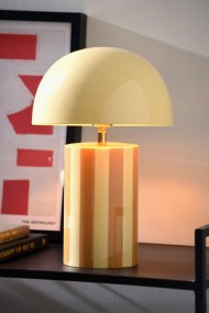 Rayado 34cm Gul bordlampe Fra Leitmotiv - Lampefoden har et stribet mønster i mørkere honninggul og lysere gul, mens skærmen er i en matchende lys gul tone, der skaber et ensartet og blødt udtryk.