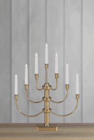 Gylling Guld Fra Markslöjd - Gylling har et klassisk julelook med sine syv arme i guld og med sine runde former p&aring; siderne.