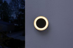Ring Mørkegrå udendørslampe Fra Ledvance - Tillverkad av aluminium och med IP44-klassning &auml;r den t&aring;lig mot v&auml;der och passar perfekt f&ouml;r fasader, entr&eacute;er och uteplatser.