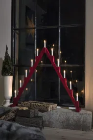 Candelabra 11 Lights RØD Fra Konstsmide - Foldbar elektrisk lysestage med 11 lys, lavet af r&oslash;dmalet tr&aelig;, dekoreret med messingringe rundt om hvert lys for et elegant pr&aelig;g.