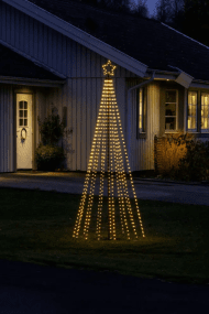 Juletræ I Metal 2,4m Sort Fra Konstsmide - Dette metaljuletr&aelig; med stjerner og integreret LED-belysning er en stilfuld og moderne fortolkning af det klassiske juletr&aelig;.