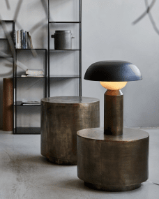 Big Fellow 55cm Antik messing bordlampe Fra House Doctor - Big Fellow fra House Doctor er en bordlampe, der p&aring; en elegant m&aring;de blander klassisk og skulpturelt design.