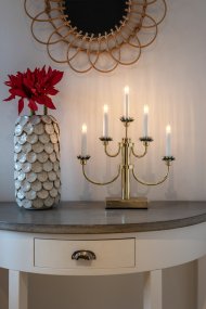 Candelabra 5 Lights Messing Fra Konstsmide - Perfekt til at skabe en hyggelig og indbydende stemning i advent og jul.