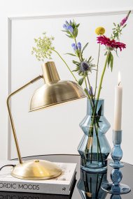 Hood 38cm Antik messing skrivebordslampe Fra Leitmotiv - Den bevægelige skærm med hvid inderside giver en jævn og behagelig lysfordeling, perfekt til læsning eller arbejde.