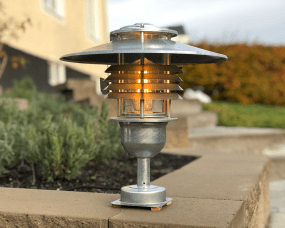 Arnäs I 38cm Galvaniseret stål Fra Westal - Gulvlampe med rotationssymmetrisk lysmønster.