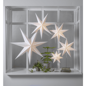 Sensy Ø52 Hvid Fra Star Trading - Den hvide stjerne er flot m&oslash;nstret og st&aring;r rigtig godt i et vindue.