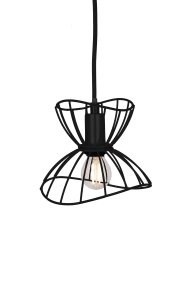 Ray Ø16 Sort vindueslampe Fra Globen Lighting - Ray er en metalvindueslampe med en organisk, blødt bølgende form.