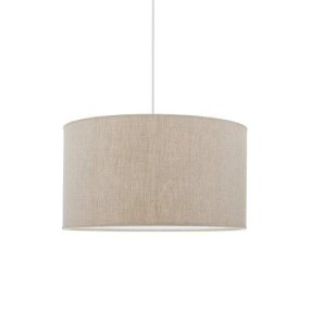 Sara Ø55 Beige loftslampe Fra PR Home - H&oslash;rstoffet i en beige, naturlig farve giver en smuk struktur, der skaber liv og en behagelig gl&oslash;d.
