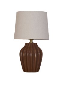 Lyon 32cm Brun Fra PR Home - Med sit stilfulde og indbydende design passer Lyon lige godt p&aring; et sidebord, natbord eller i et vindue, hvor den bliver et dekorativt og stemningsfuldt element i b&aring;de klassiske og moderne hjem.