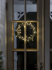 LED-krans Ø30 Sølv Fra Konstsmide - En dekorativ LED-guirlande, der spreder en varm og fortryllende gl&oslash;d i hjemmet.