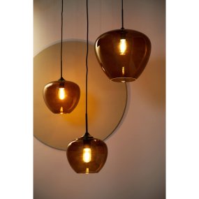 Mayson Ø40 Brun loftslampe Fra Light & Living - Mayson er en elegant og stilfuld pendellampe med en skærm i bruntonet glas, der giver et blødt og behageligt lys.