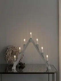Candelabra 7 Lights Grå Fra Konstsmide - Foldbar elektrisk lysestage med 7 lys, lavet af gr&aring;malet tr&aelig;, dekoreret med sorte ringe omkring hvert lys for et elegant touch.
