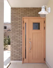 Stella Hvid udendørslampe Fra Globo Lighting - Kombinera stil och funktion med Stella och skapa en inbjudande atmosf&auml;r runt ditt hem!