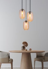 Jefrey Ø47 Rav loftslampe Fra Globo Lighting - Denna eleganta taklampa har en rund form och &auml;r utrustad med tre rundade glaskupor i varm b&auml;rnstensf&auml;rg.