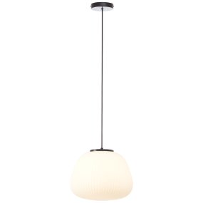 Kaizen Ø35 Hvid loftslampe Fra Brilliant - Dens tidløse design og neutrale farve gør, at den passer ind i mange forskellige miljøer og stilarter.