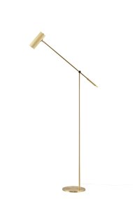 Hubble Read Børstet messing gulvlampe Fra Globen Lighting - Hubble Read er en elegant gulvlampe med en ribbet, netformet og vipbar skærm, der giver dig mulighed for at rette lyset til den ønskede position.