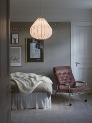 Tea Skærm Ekskl. Ophæng Ø43 Hvid loftslampe Fra PR Home - Te tagsk&aelig;rm er en del af en serie af sk&aelig;rme i forskellige st&oslash;rrelser og former bekl&aelig;dt med hvidt jerseystof.