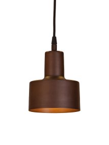 Solo Ø13cm Brun vindueslampe Fra PR Home - Den matte, antikbrune finish giver lampen en varm og eksklusiv karakter, hvilket g&oslash;r den til en stilfuld tilf&oslash;jelse til vinduet eller andre mindre rum.