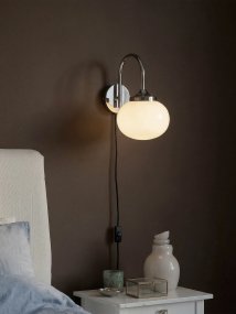 Elsy 30cm Hvid læselampe Fra PR Home - Elsy spreder et behageligt lys og er en del af en serie med flere matchende modeller for ensartet belysning i hjemmet.
