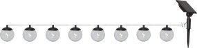Globe Sort solcellelampe Fra Star Trading - Selve paneldelen er fastgjort med et 170 cm kabel fra den sidste globus, dette gør det nemt at placere panelet i direkte sollys, hvilket er nødvendigt for at oplade det medfølgende batteri.