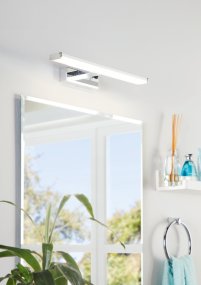 Pandella 40cm Krom Fra Eglo - Pandella spejlbelysning er en stilfuld og funktionel lampe, der er tilpasset badev&aelig;relsesmilj&oslash;et.