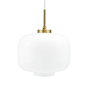 Arp Ø25 Opal loftslampe Fra Dyberg Larsen - ARP loftslampe i opal hvidt glas er en klassisk model, der passer ind i alle miljøer, både moderne og klassiske.