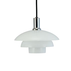 Morph Ø20 Opal loftslampe Fra Dyberg Larsen - En smuk pendel fra danske Dyberg Larsen, der skaber en klassisk og stilren nordisk f&oslash;lelse i mange rum i hjemmet.
