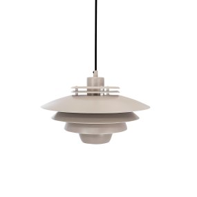 Ejka Ø30 Beige loftslampe Fra Dyberg Larsen - Uppt&auml;ck Ejka Mini Pendel, en dansk designet lampe med en nutidig stil, der passer perfekt ind i det nordiske hjem.