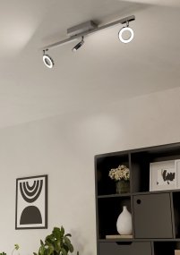 Cardillo 3 Krom spotlight Fra Eglo - Cardillo er en moderne og stilfuld spotlight lavet af metal med en elegant kromfinish.
