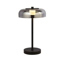 Frisbee 40cm Sort bordlampe Fra Searchlight - Med sit unikke, futuristiske design og metalliske skærm spreder den et behageligt og blødt lys, der skaber en afslappet atmosfære.
