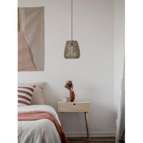 Saigon Ø18 Natur loftslampe Fra PR Home - Polyrattan er et bæredygtigt materiale, en erstatning for naturlig rattan.