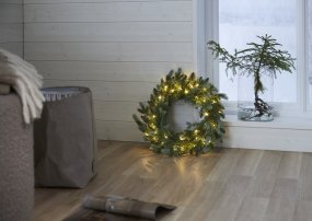 Greyland Ø55 Grøn Fra Star Trading - Den er lavet af en blanding af PE-spidser og PVC-spidser med et smukt gr&oslash;n-gr&oslash;nt skinnende udseende.