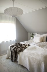 Mamsell Ø55 Hvid loftslampe Fra Aneta Lighting - MAMSELL loftpendel i hvid tri&aring; som giver en blød og flot glød, 40W E27 (medfølger ikke).