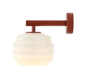 Puff 23cm Terrakotta væglampe Fra Artera - Den dekorative skærm i hvidt opalglas har en bølget form, der giver lampen et legende og elegant udtryk.