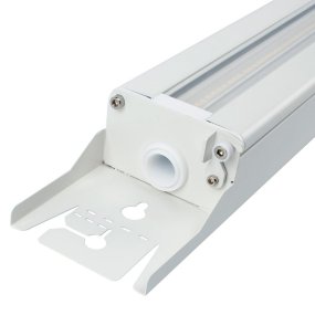 Henry Basic 4000K 165cm Hvid Fra Designlight - Henry Basic kan give hele 13600 lm, hvilket er nok til de fleste omr&aring;der med h&oslash;je belysningskrav.