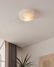 Mars Ø25 Hvid plafond Fra Eglo - Dens enkle og stilrene design i matteret glas spreder et blødt og behageligt lys, perfekt til soveværelser, entre eller stuer.