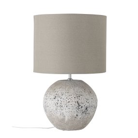 Isedora 60cm Beige Fra Bloomingville - Lampen passer lige godt i stuen som i sovev&aelig;relset eller gangen, og fungerer b&aring;de som funktionel belysning og som en dekorativ detalje, der giver rummet personlighed og ro.