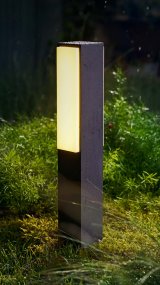 Stratosphere 42cm Antracit pullerter Fra Philips - holder længere end tilsvarende Philips LED udendørslys &ndash; og bruger 50 % mindre energi.